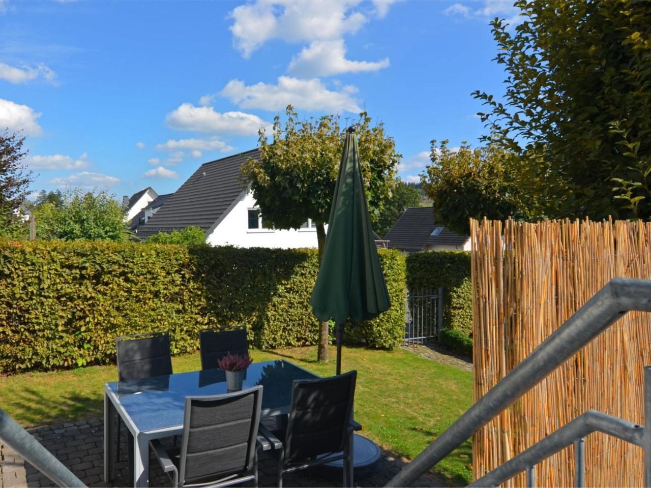 Apartment In Eslohe With Terrace Buitenkant foto