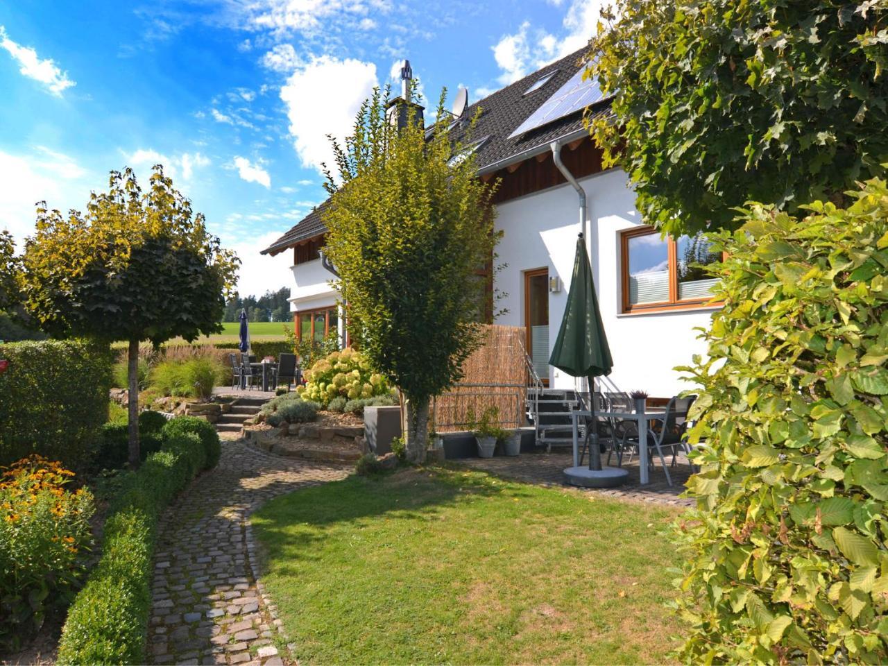 Apartment In Eslohe With Terrace Buitenkant foto
